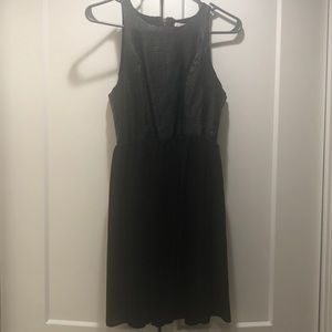 Black dress, perfect for all outings!